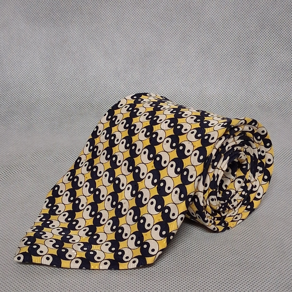 Joe Boxer Silk Necktie Yin Yang Yellow 56"x 4"